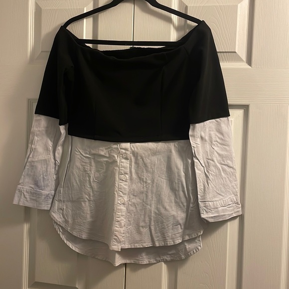 Off the shoulder attached 2 tone blouse super cute size large  black n white - Picture 1 of 2